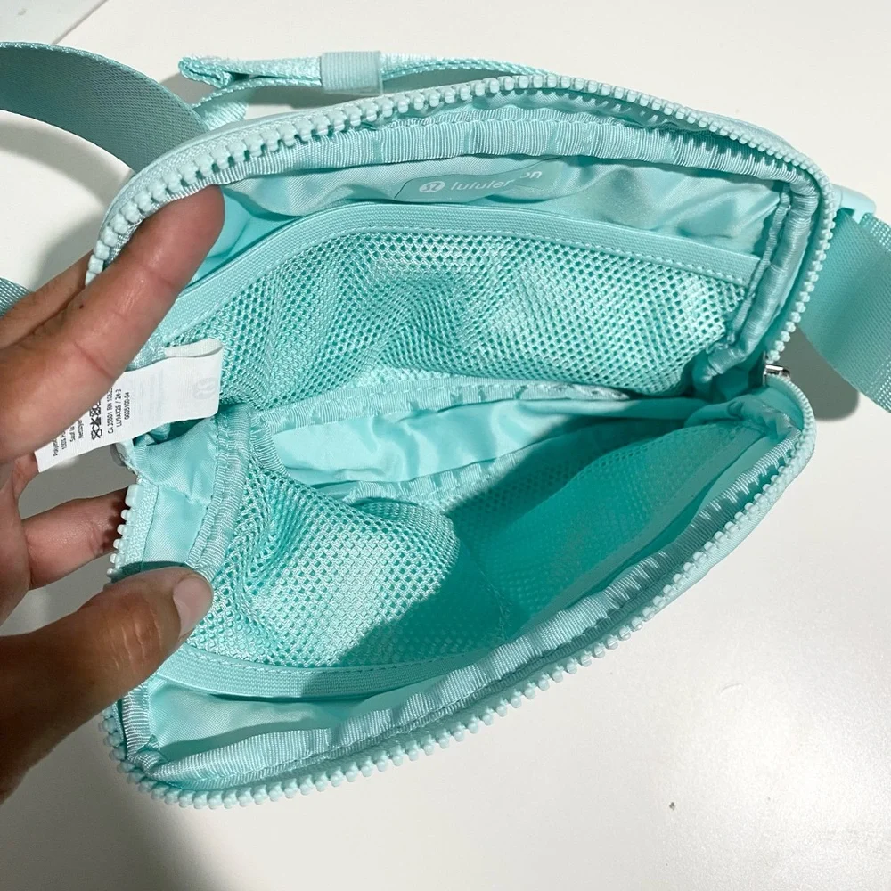 Lululemon Everywhere Belt Bag Mint Green‎ Blue Athletica Aqua